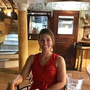 Meet your Posher, Liz